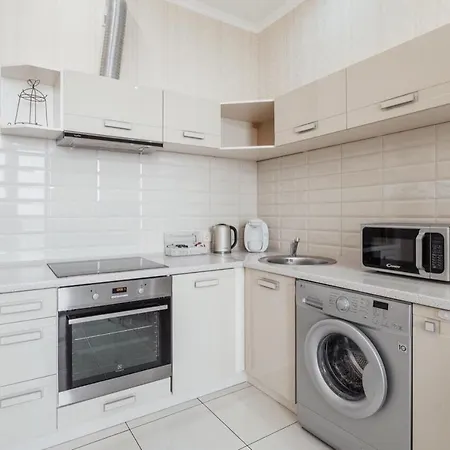 Apartment в аркадии с видом на море,кухней и двумя спальнями *