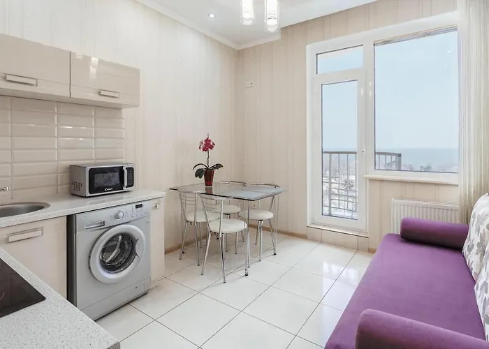 в аркадии с видом на море,кухней и двумя спальнями Apartment Odessa